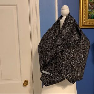 NWOT Lululemon vinyasa black and white scarf. OS